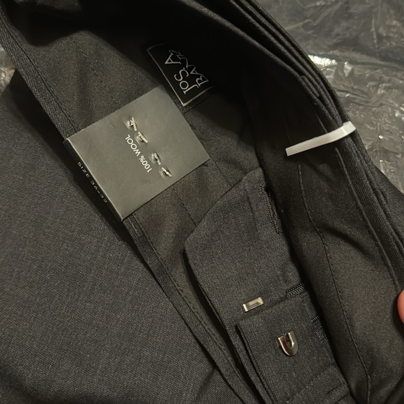 Jos. A. Bank traveler slacks 36x32 - Picture 3 of 4